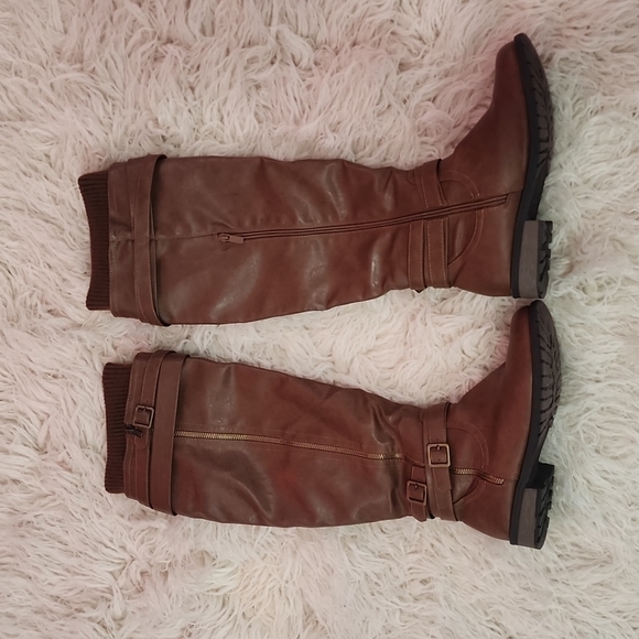 Like New! FOREVER Link Shoes Sweater Cuffed Knee High Faux Leather Boots Size 8 - Picture 4 of 11